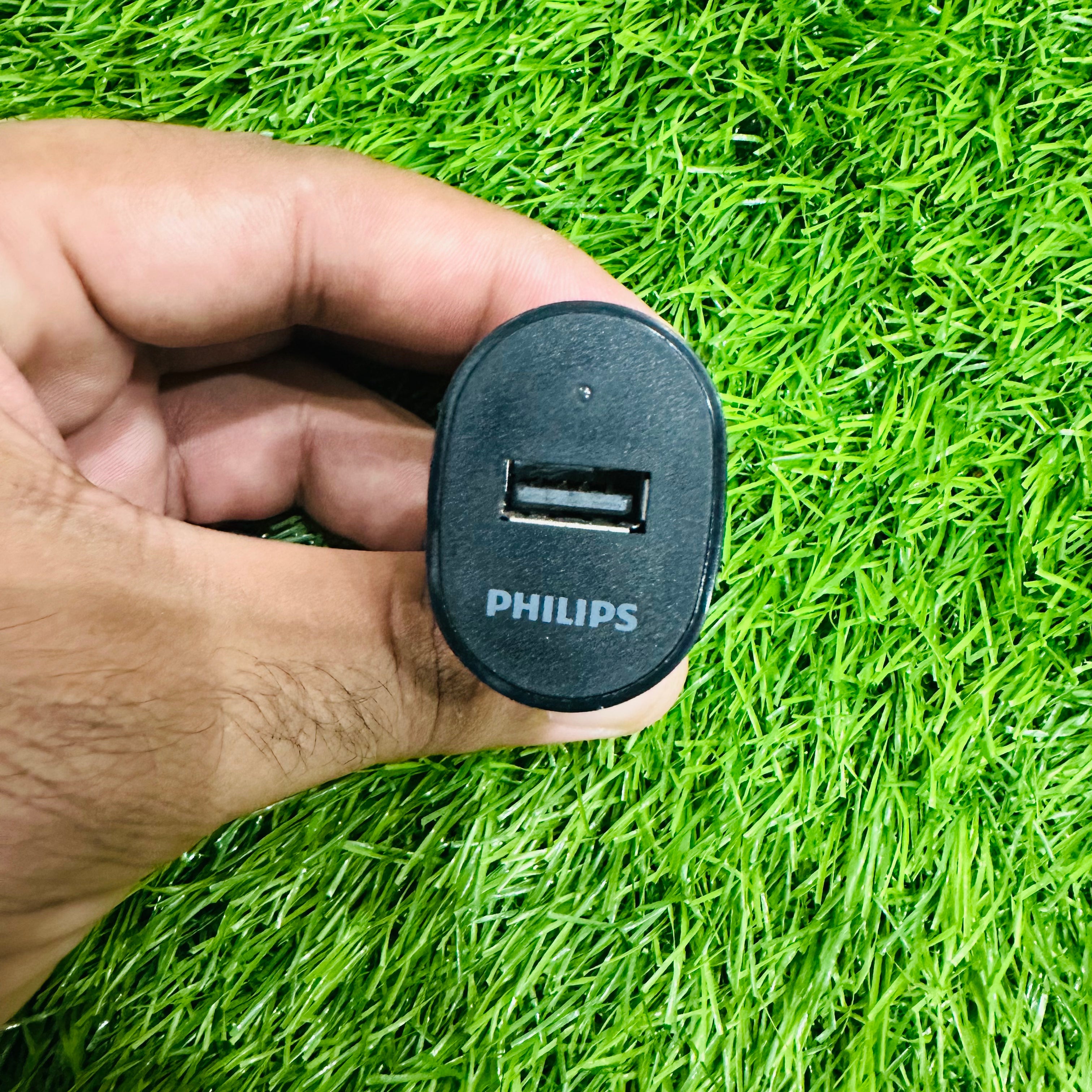 PHILIPS Car charger 2.4A – 18W Universal USB Fast Charging Option 5V/12V/24V Auto Convert